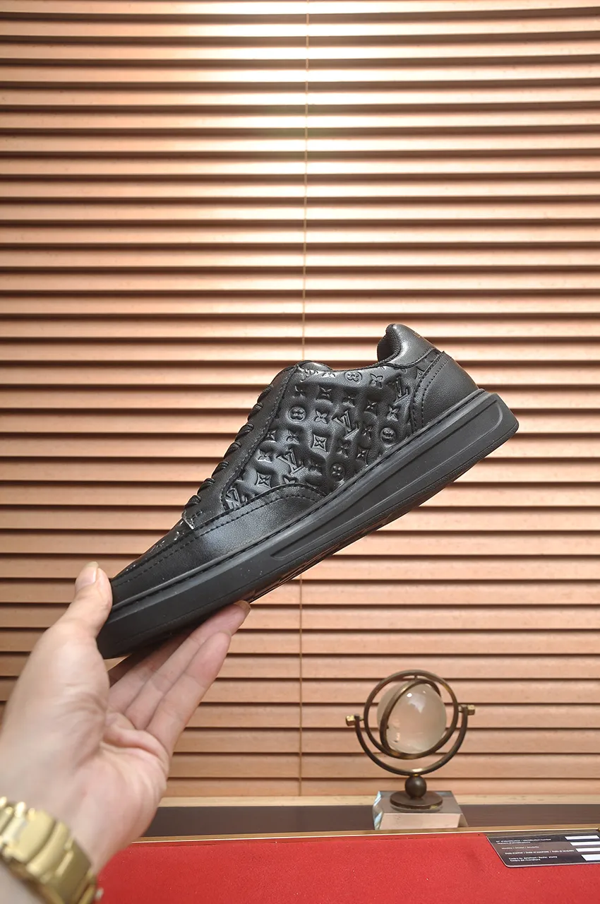 Men's shoes💰440💶【LOUIS VUITTON】Same model from LV.Louis Vuitton official website [satisfied] original single hot model LV original factory cowhide material👑1:1 original plate sheepskin lining, body accessories one-to-one molding💪 counter quality 🙏 Dear friends, if you still worry about wearing matching shoes💋, then these shoes are your best choice🎁🎁! 38-45 (45 is custom-made and cannot be returned or exchanged)